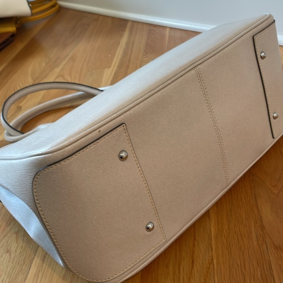 Dooney & Bourke Turnlock leather Tote ❤️NEW WITH TAGS! ❤️ stunning! 🤩 - Picture 9 of 10